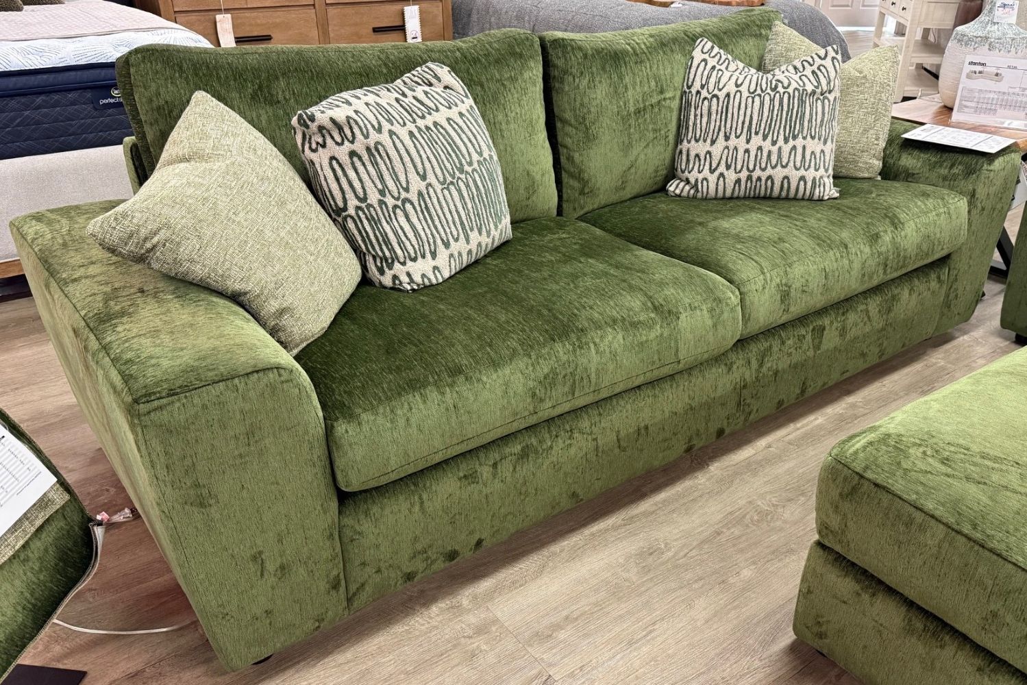 607 Stanton Sofa - Lush Spinach