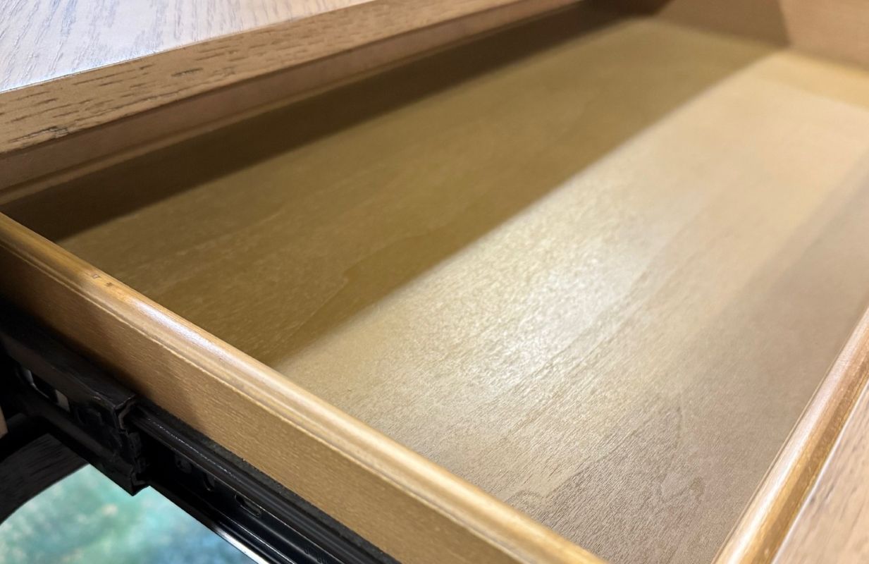 Sutton Place Desk w/ Charging Port