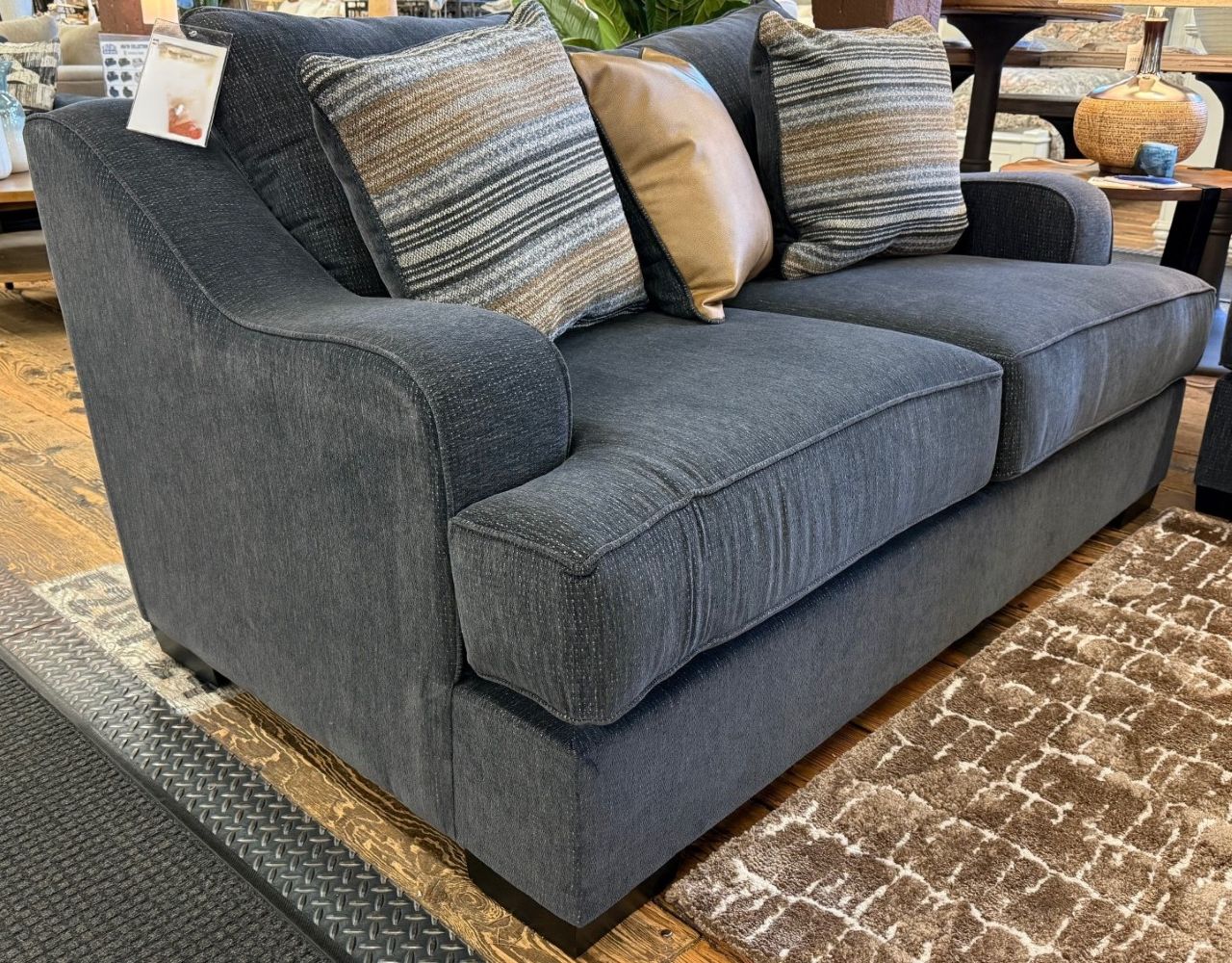 Dwayne Midnight Loveseat