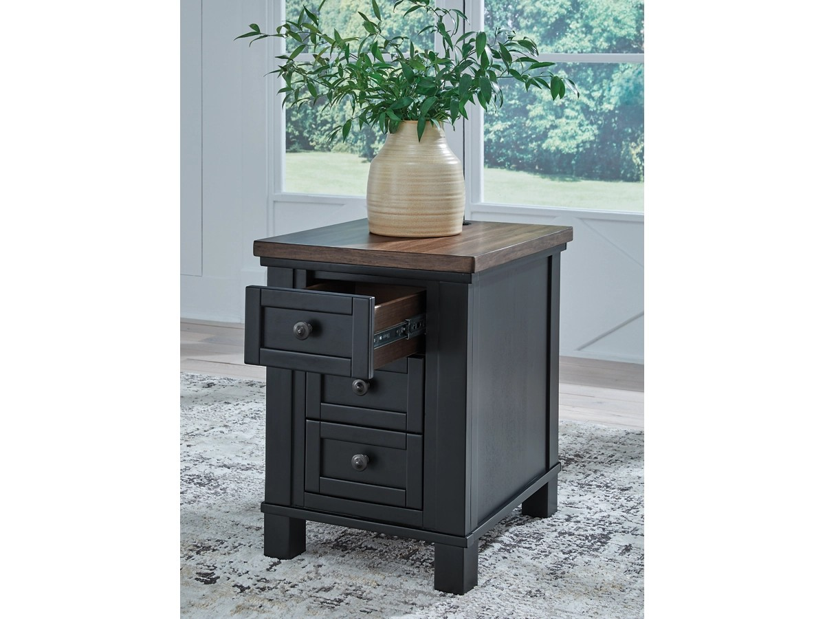 Wildenauer Chairside End Table