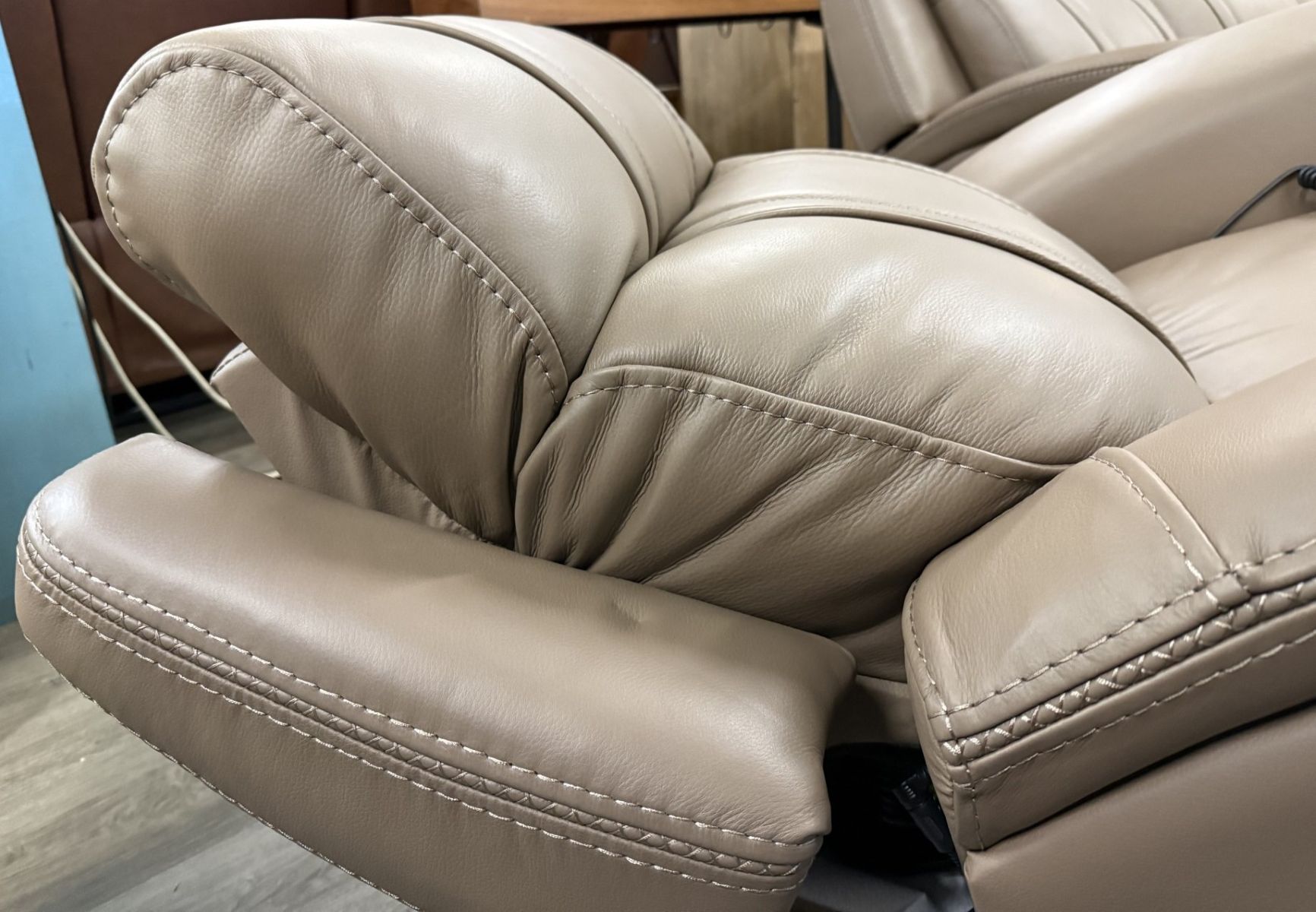 Porto Pebble Power Recliner w/ Air Massage