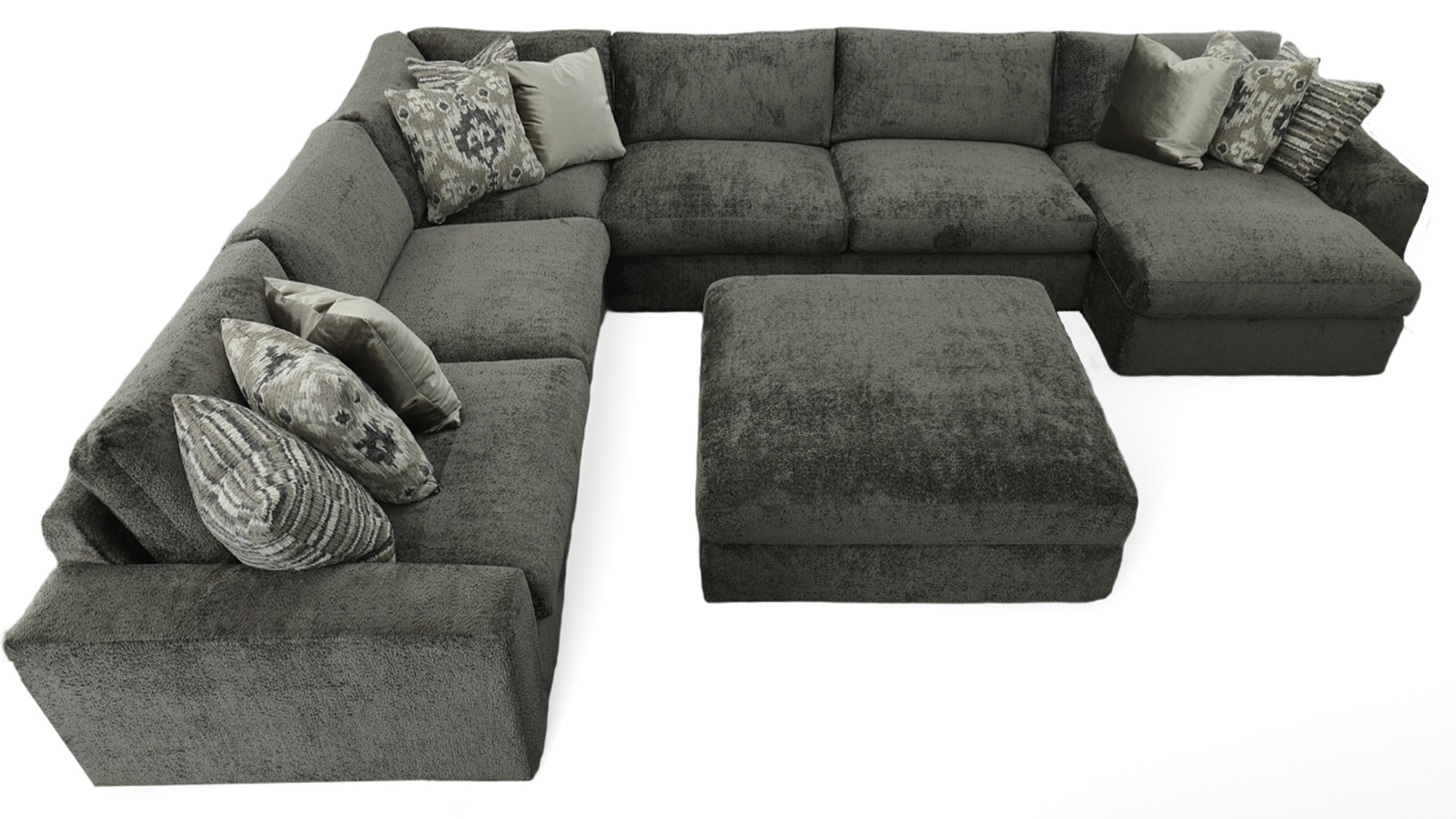 Customizable Stanton 541 4-piece sectional with chaise.